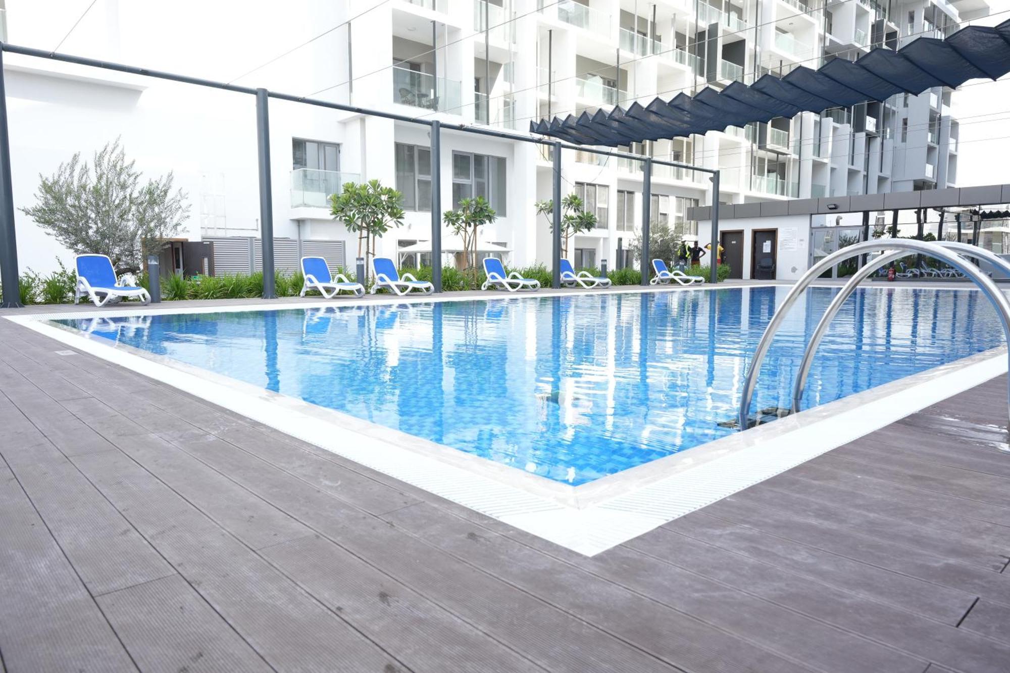 Poolside Charm Abu Dhabi Exterior foto